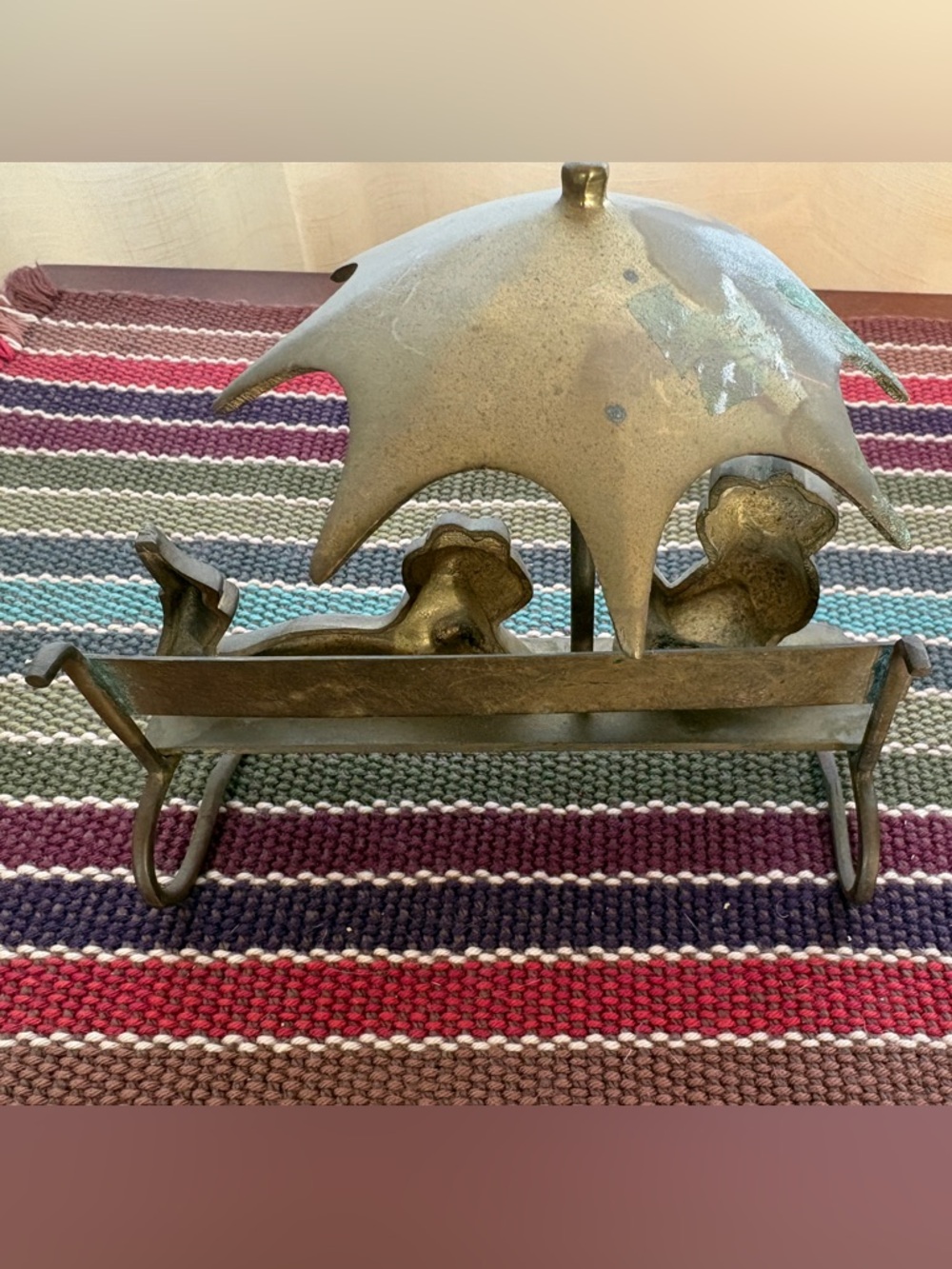 Bronze Frog Figurine Bench with Umbrella - Picture 4 of 6